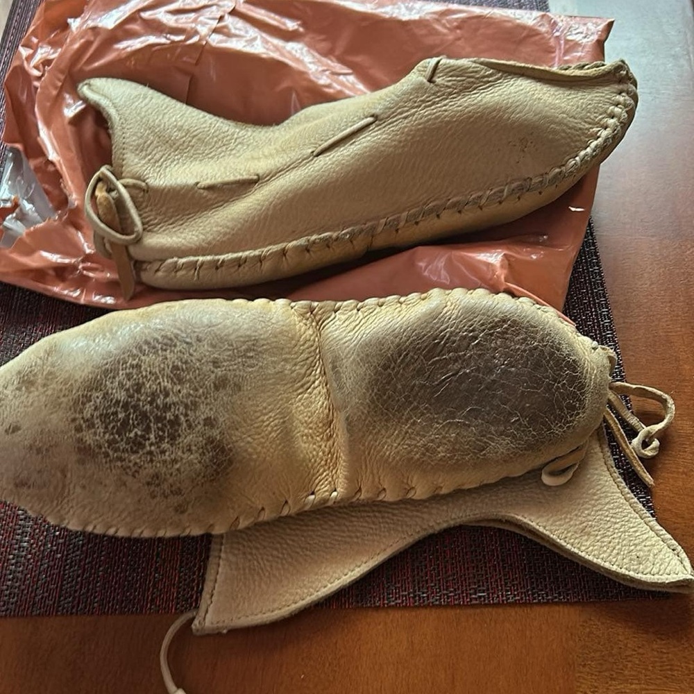 Vintage Authentic American Indian Brock Mocassin. Handmade COW HIDE LEATHER
